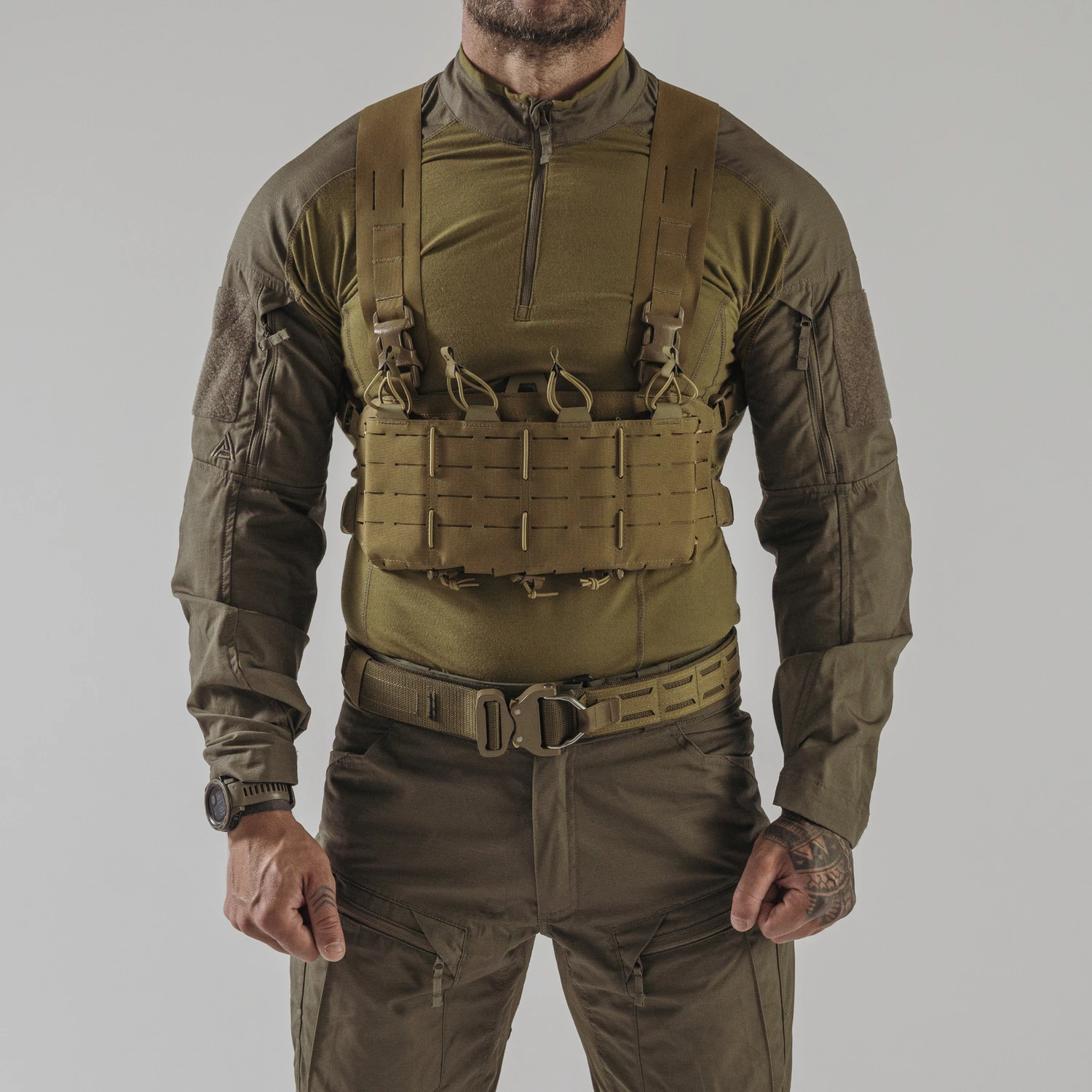 TIGER MOTH CHEST RIG® – Coyote pruun